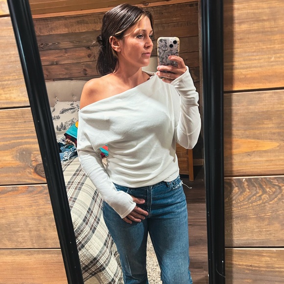 Free People Off-Shoulder White Top - Picture 1 of 4